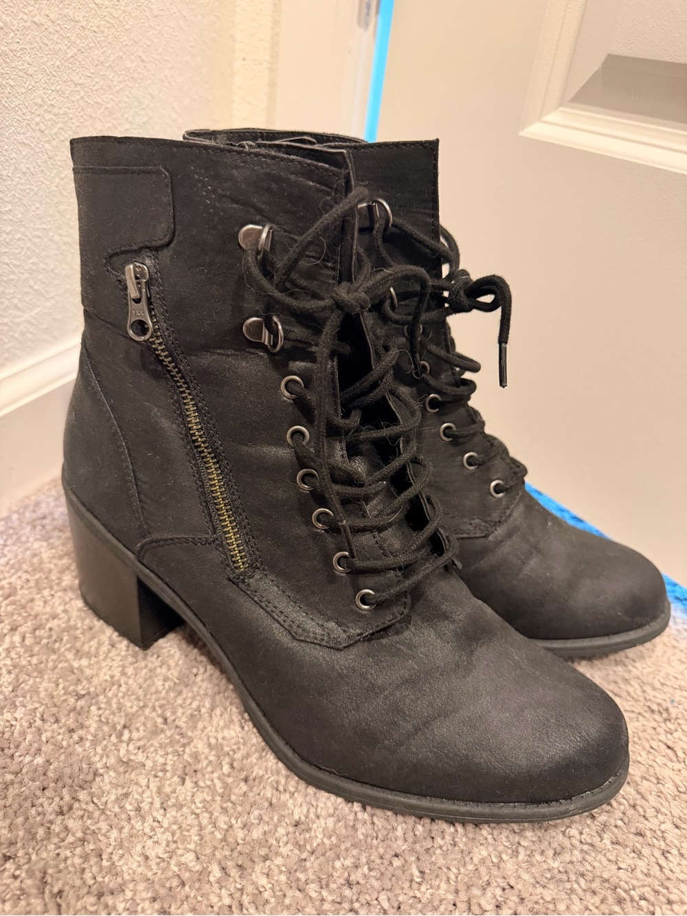 White Mountain Black Lace Up Ankle Boots Size 11